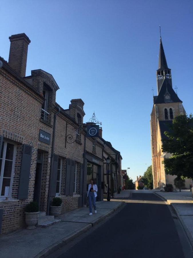 Km 41 Hotel Chaumont-sur-Tharonne Exterior foto